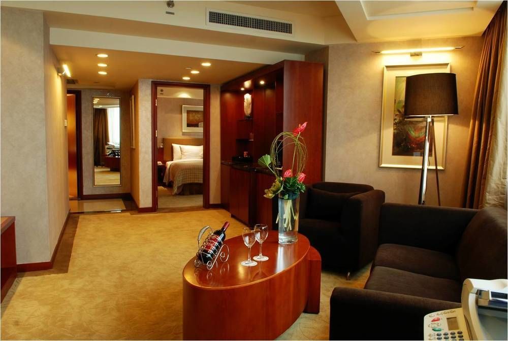 Merryland Traders Hotel Changshu Esterno foto